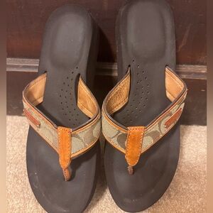 Women’s Brown COACH flip flops size 7 1/2B